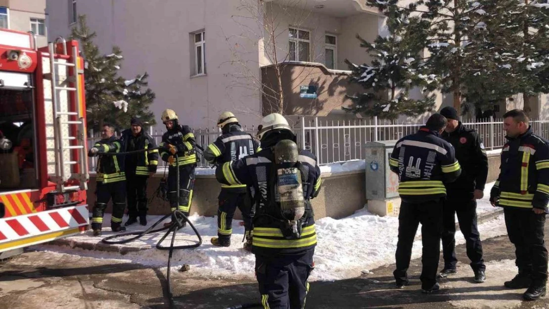 Erzurum'daki apartman yangını korkuttu