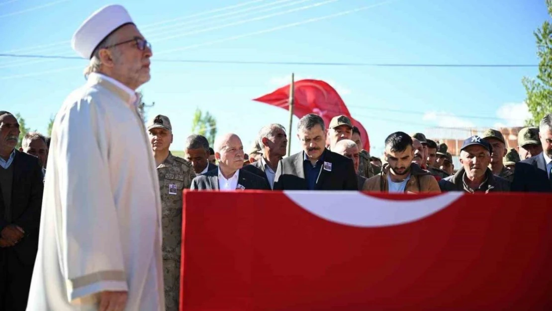 Erzurum şehidine ağladı