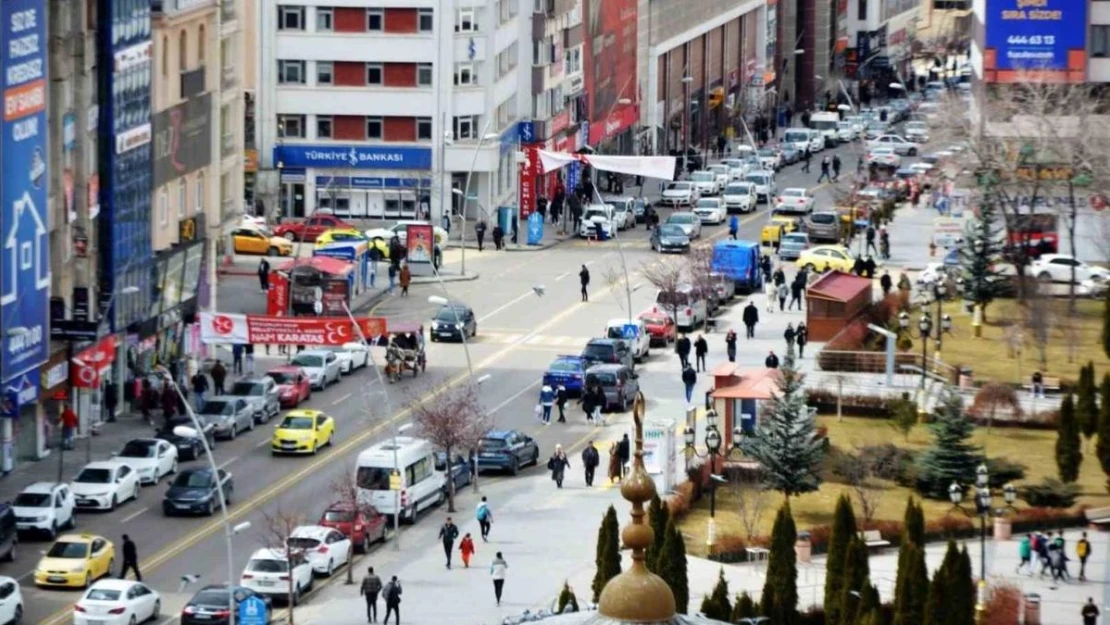 Erzurum Temmuz'u da lider kapattı