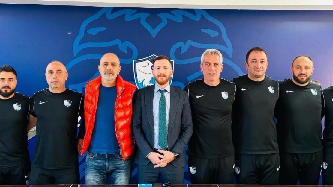 Erzurumspor'da Başkan Dal altyapı hocalarıyla buluştu