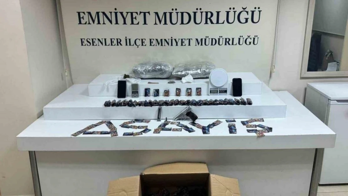 Esenler'de 2.5 kilogram uyuşturucuyu sakız kutularına gizlemişler: 2 gözaltı