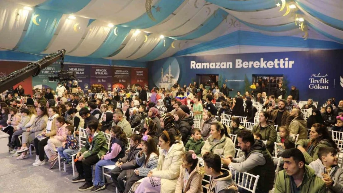 Esenler'de Ramazan coşkusu meydanlara taştı