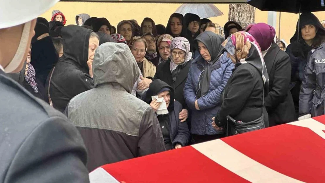 Eski eşi tarafından öldürülen polis memuru Sevda Kuş son yolculuğuna uğurlandı