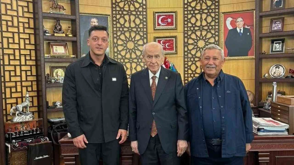 Eski Futbolcu Mesut Özil, MHP Genel Başkanı Bahçeli'yi ziyaret etti