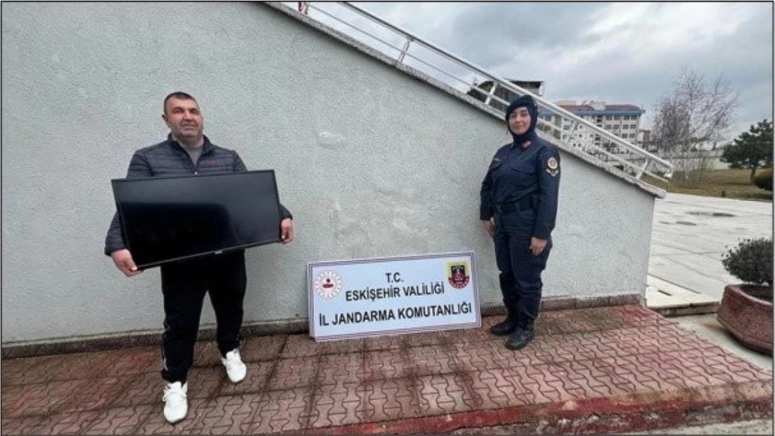 Eskişehir'de 9 hırsızlık olayı gerçekleştirdiği belirlenen 2 şüpheli jandarmadan kaçamadı