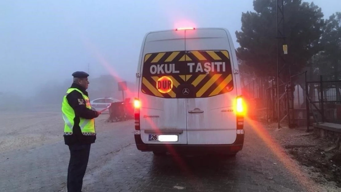 Eskişehir'de jandarma tarafından okul servisleri kontrol edildi