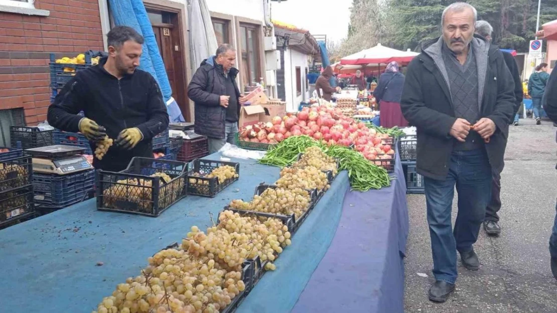 Eskişehir'de üzüm pazar tezgâhlarına veda ediyor