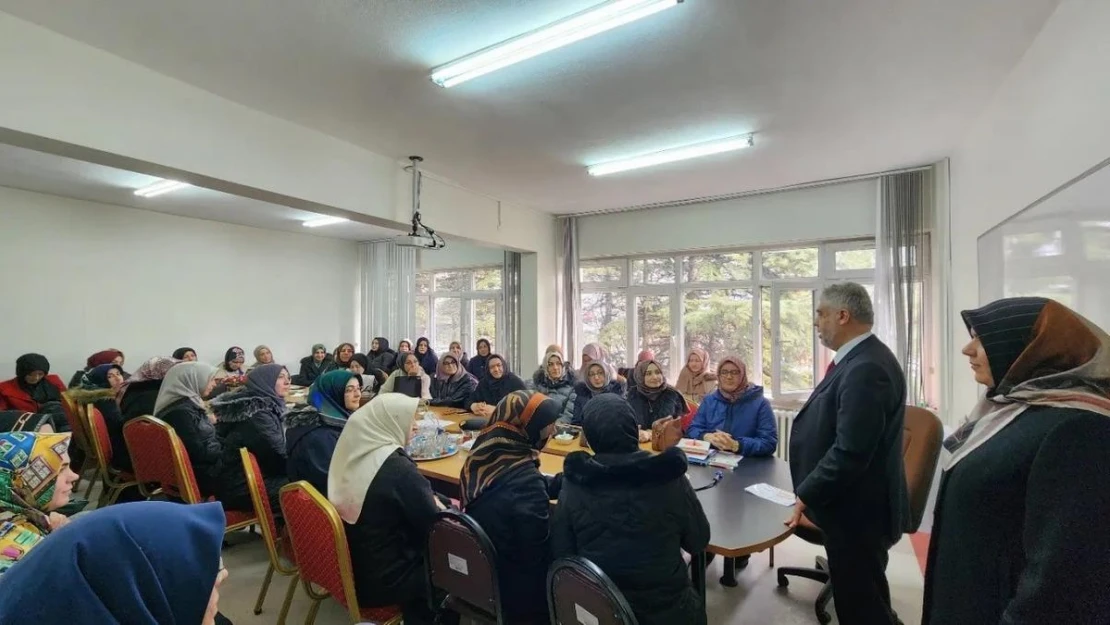 Eskişehir İl Müftülüğünde 4-6 yaş öğreticileri gelişim toplantısı yapıldı