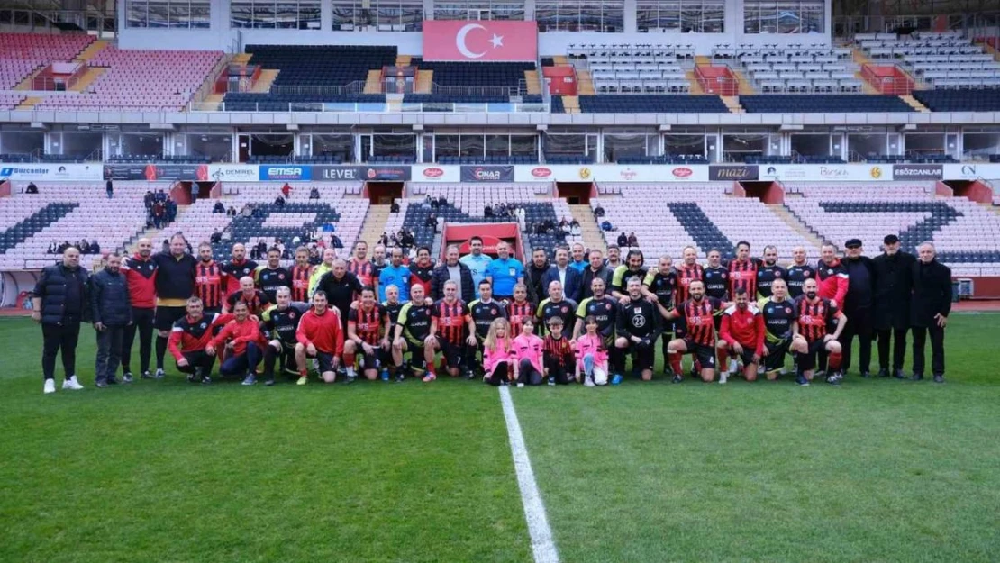 Eskişehir'in emektar futbolcuları bir araya geldi