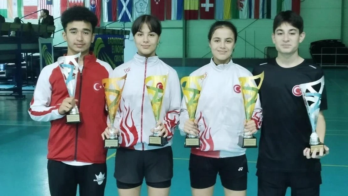 Eskişehirli badmintoncular Avrupa'da madalyaları topladı