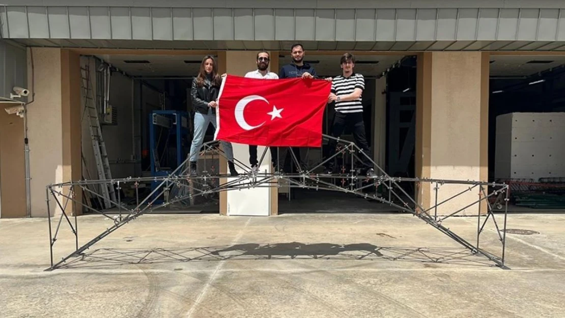 ETÜ'lü Öğrenciler TRT Erzurum Radyosuna konuk oldu