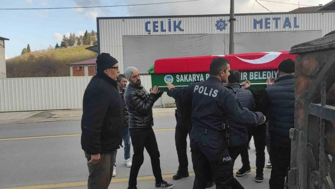 Evinde ölü bulunan emekli polis son yolculuğuna uğurlandı