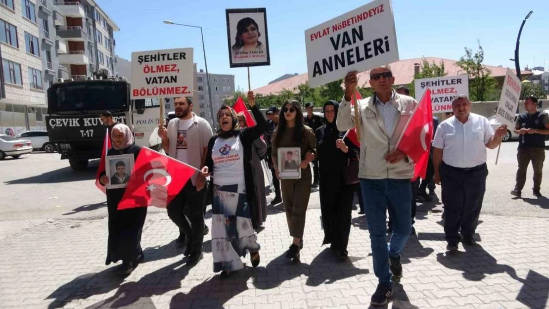 Evlat nöbetindeki anne: 'Çocuklarımızı alana kadar mücadelemizi sürdüreceğiz'