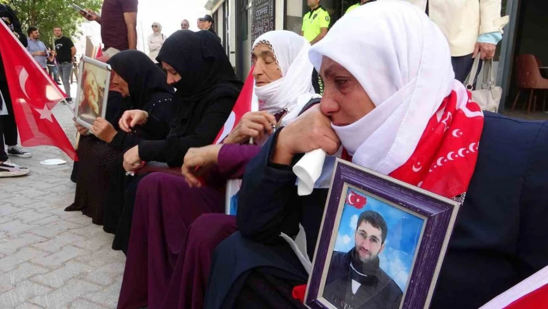 Evlat nöbetindeki anne Nazlı Sancar: 'Kanımın son damlasına kadar HDP'nin kapısından ayrılmayacağım'