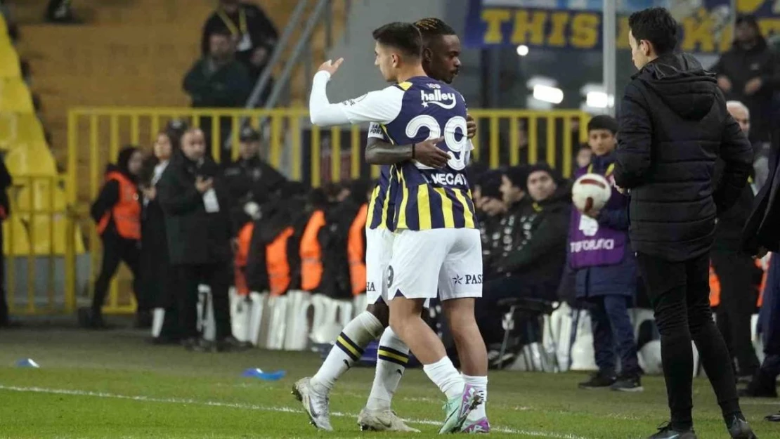 Fenerbahçe'de 18 yaşındaki Efekan ve Ahmet Necat, ilk kez oynadı