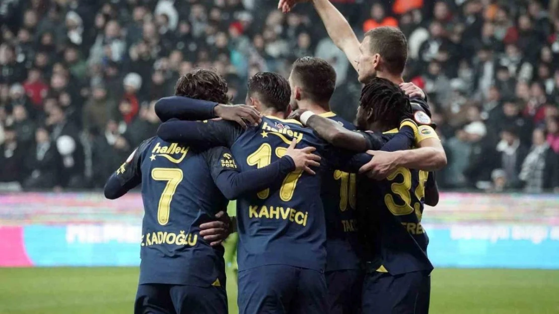 Fenerbahçe deplasmanda yenilmezlik serisini 7 maça çıkardı