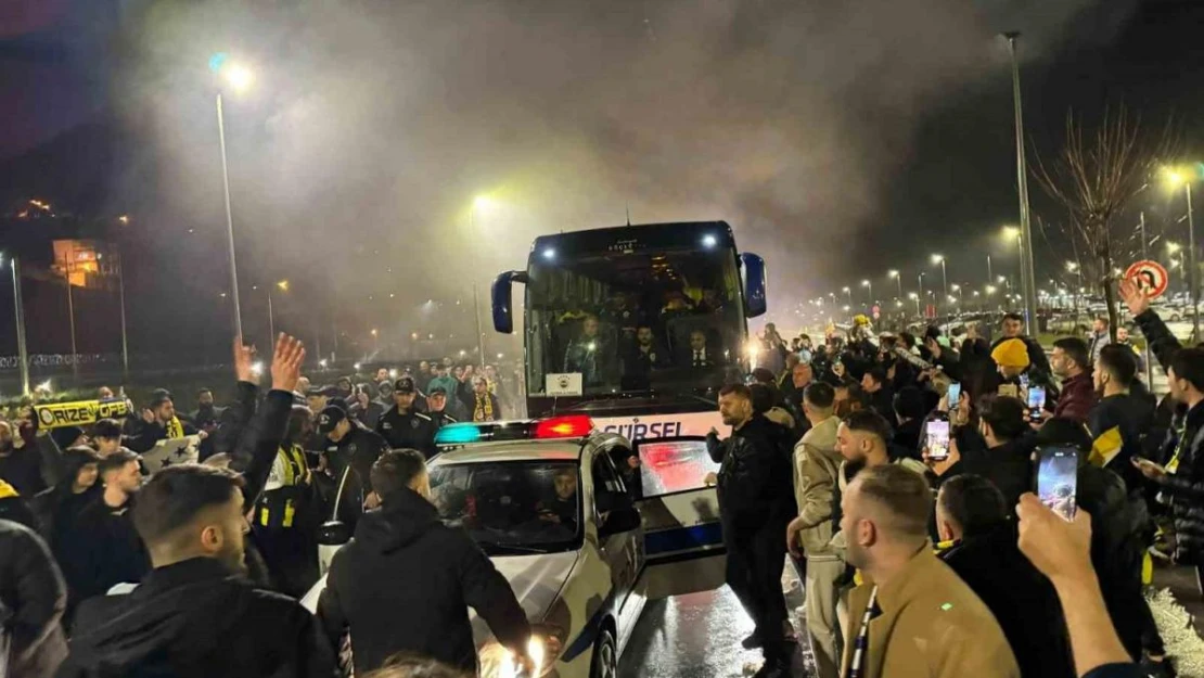 Fenerbahçe kafilesi maç için Rize'ye geldi