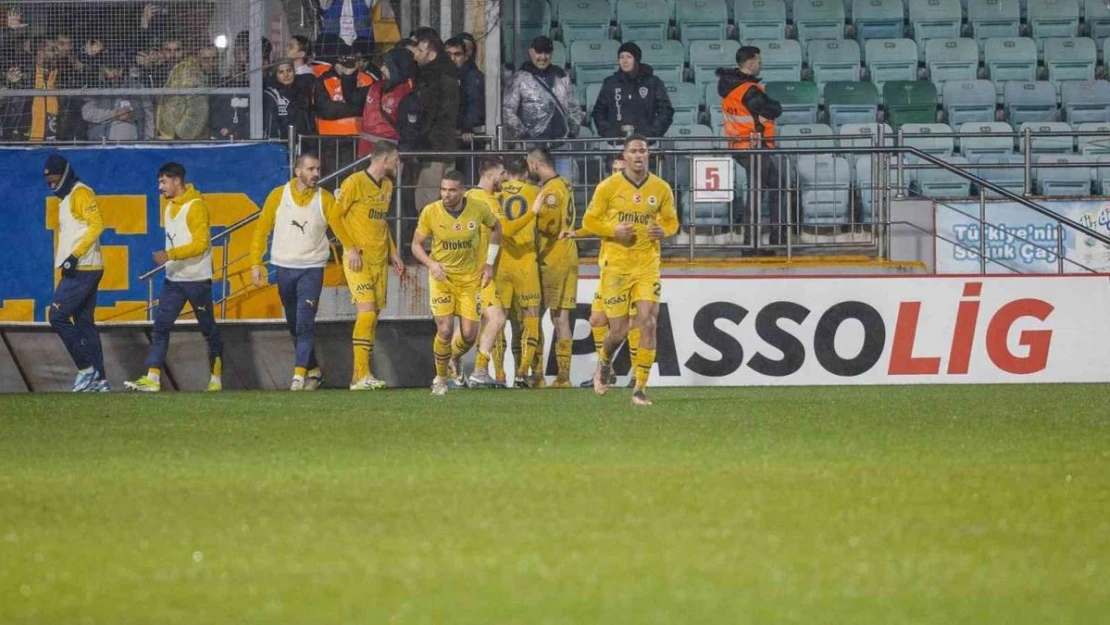 Fenerbahçe yenilmezlik serisini 15 maça çıkardı