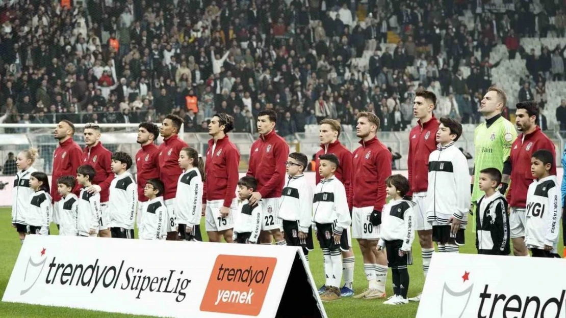 Fernando Santos'tan kadroda 3 değişiklik