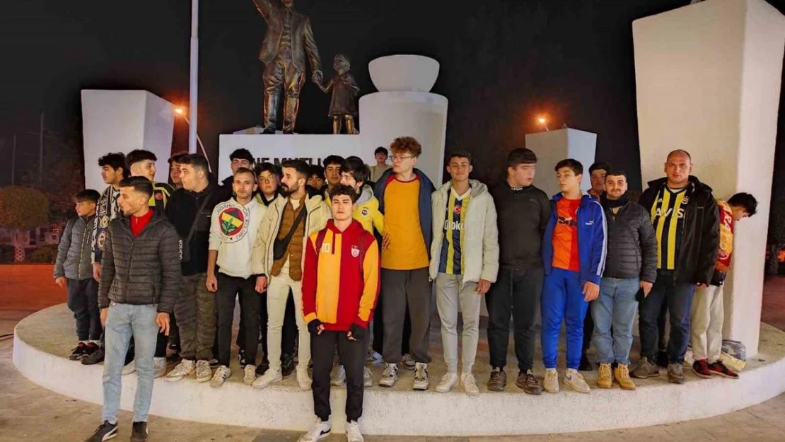 Fethiye'de Fenerbahçe ve Galatasaray taraftarları Suudi Arabistan'a tepki gösterdi