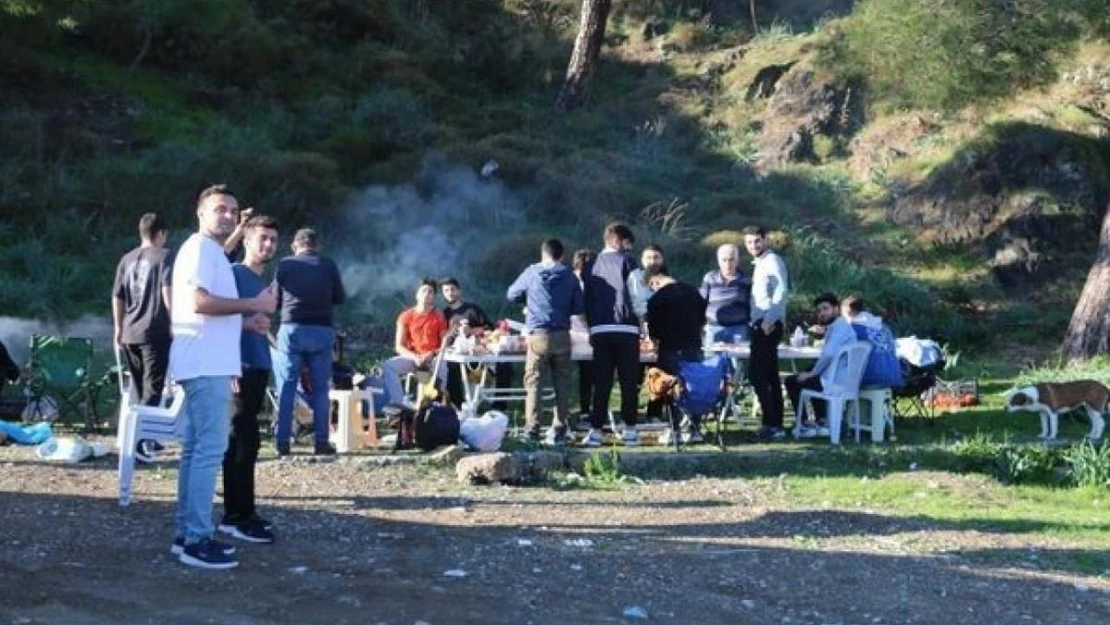 Fethiye'de öğrenciler piknikte buluştu