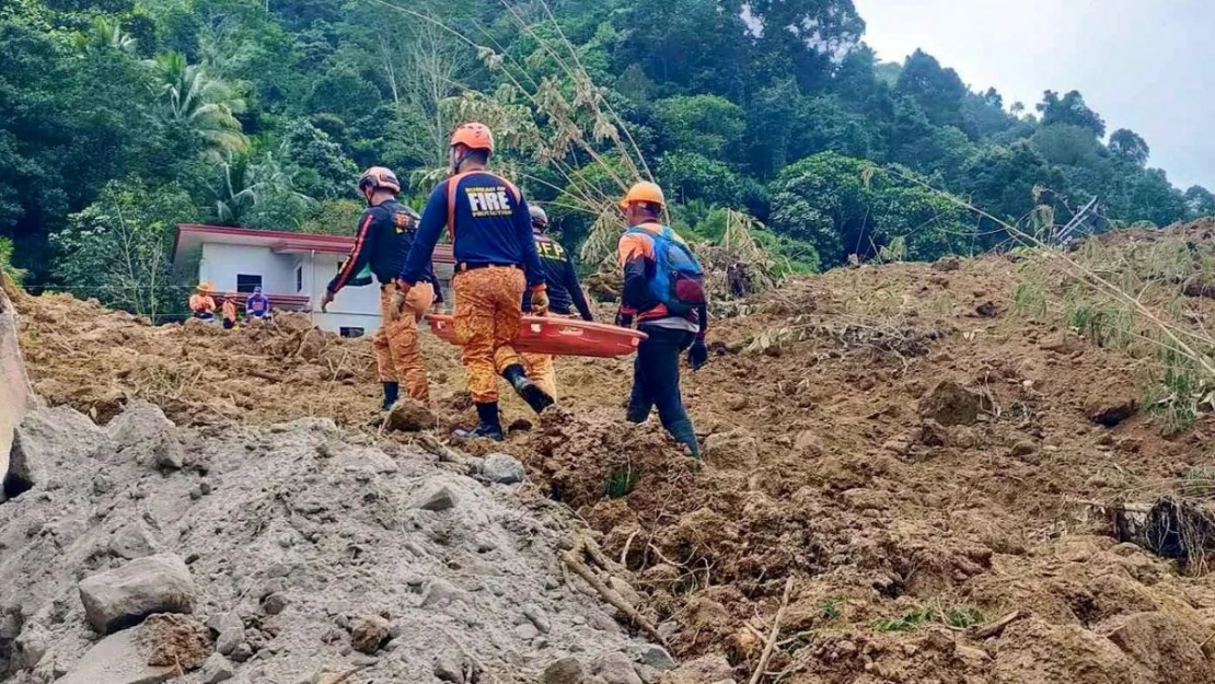 Filipinler'deki toprak kaymasında can kaybı 54'e yükseldi