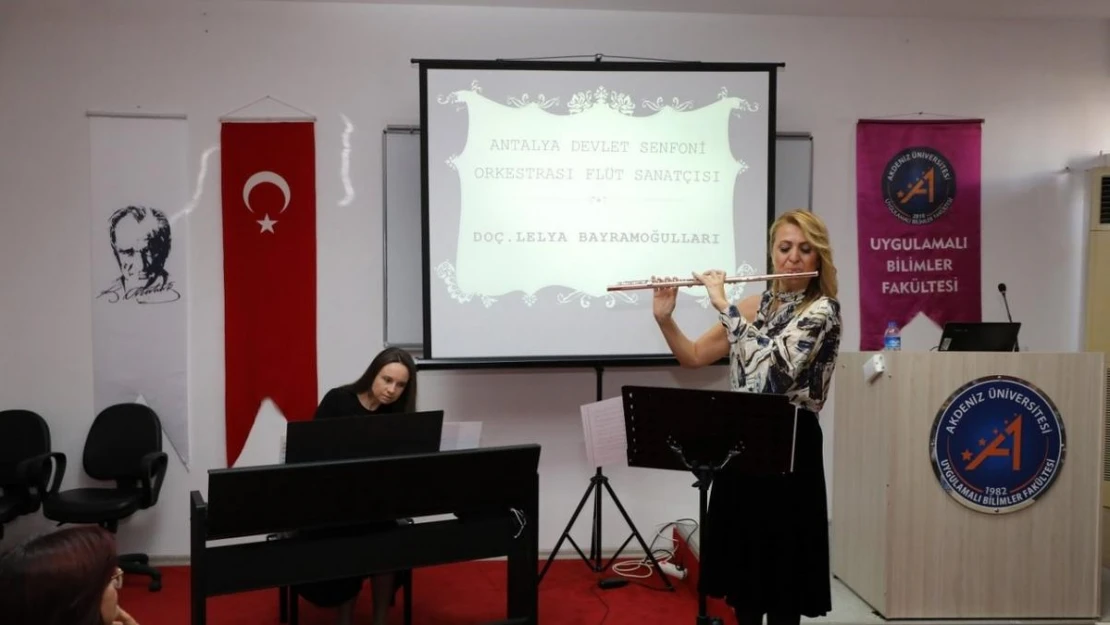 Flüt Sanatçısı Lelya Bayramoğulları'ndan AÜ'de konser