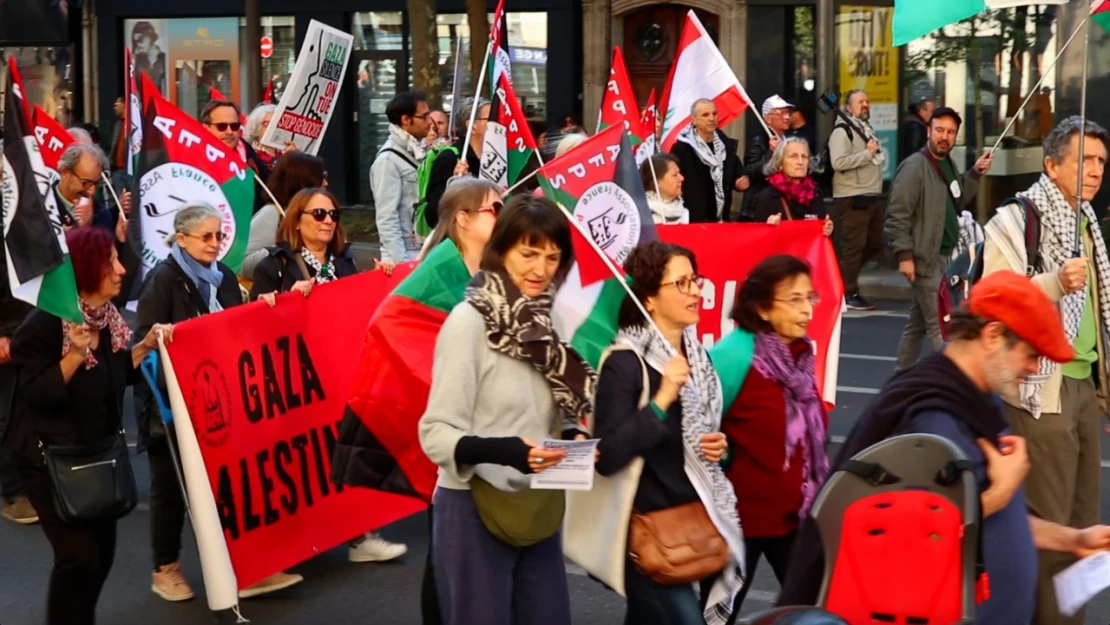 Fransa'da binlerce kişiden Gazze ve Lübnan'a saldıran İsrail'e protesto