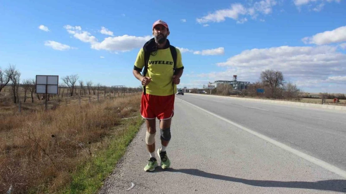 Fransa'dan yola çıkan koşucu, koşa koşa Adana'daki maratona gidiyor