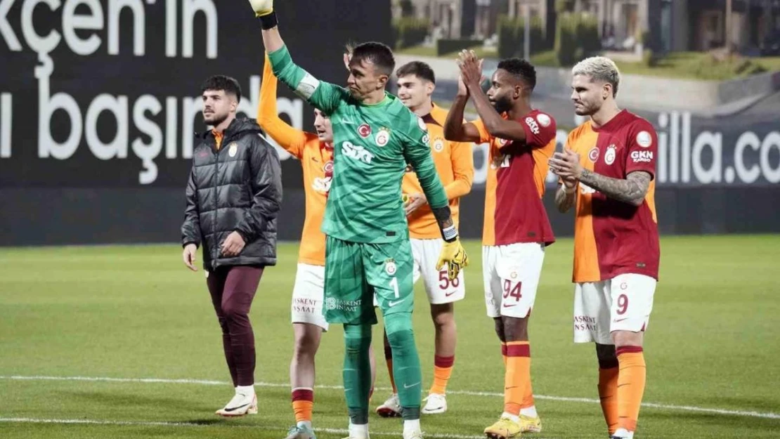 Galatasaray'da, Fenerbahçe derbilerinin en deneyimlisi Fernando Muslera