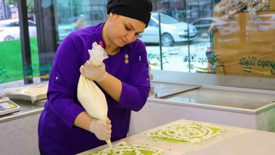 Gazianteplilerin kahvaltısı katmer, Adanalıların en sevdiği tatlı oldu