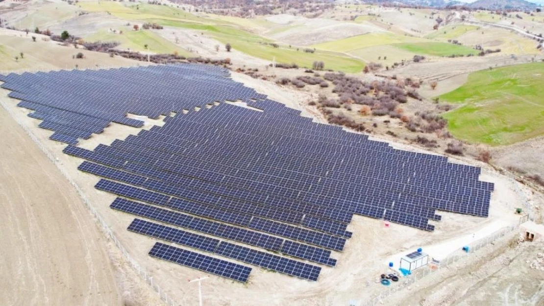 Gediz'de güneş enerji santrali elektrik üretimine başladı