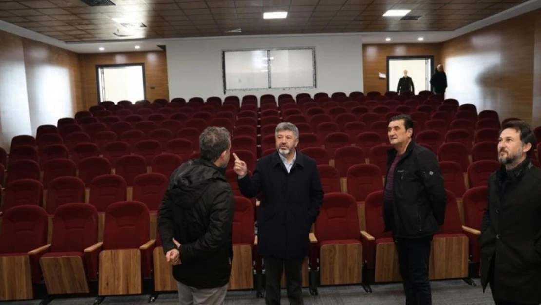 Gediz gençlik merkezi açılış için gün sayıyor