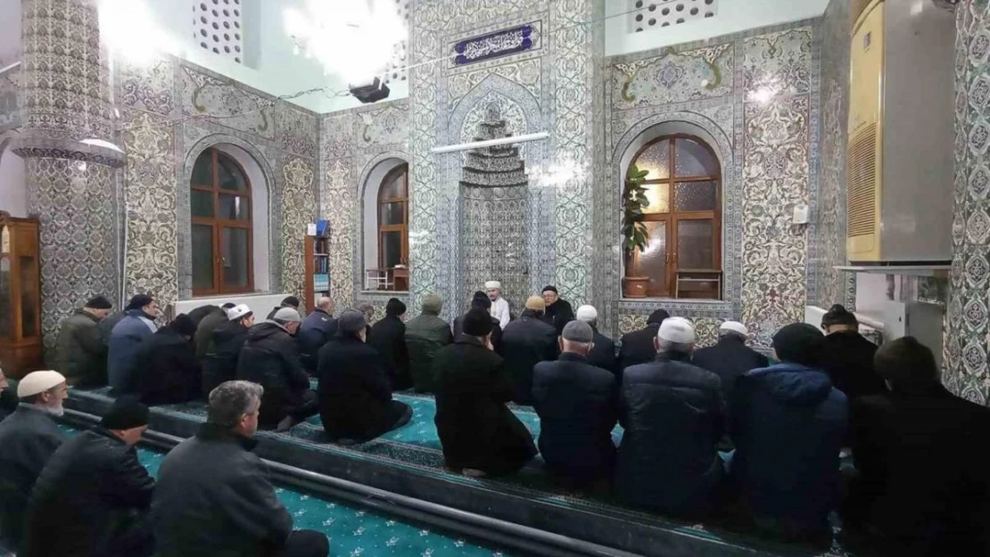 Gediz Ulu Camii'de şehitler için dua