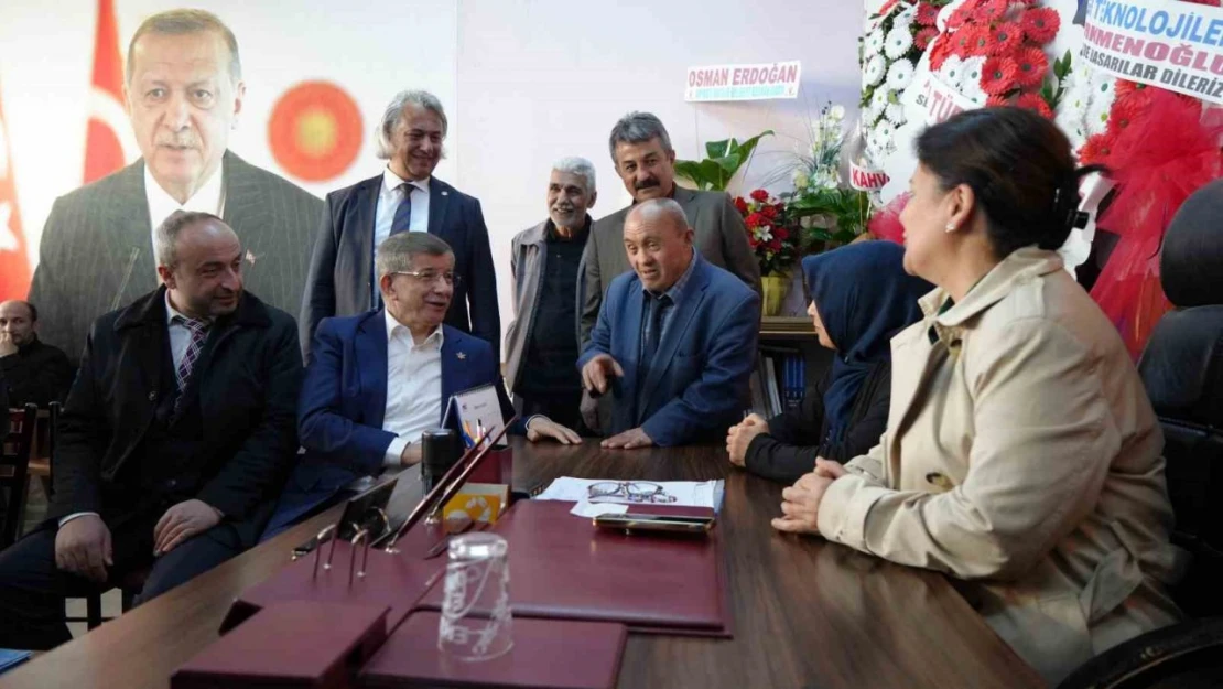 Gelecek Partisi Genel Başkanı Davutoğlu'ndan AK Parti'ye sürpriz ziyaret