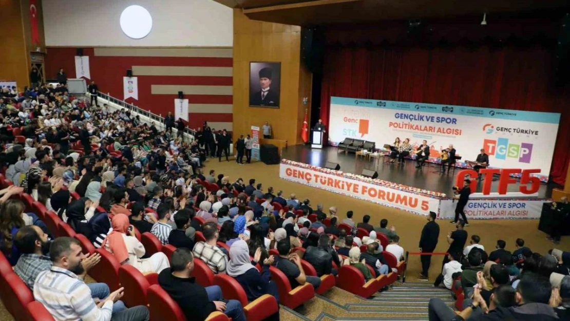 Genç Türkiye forumunun 5'incisi, Atatürk üniversitesi ev sahipliğinde düzenlendi