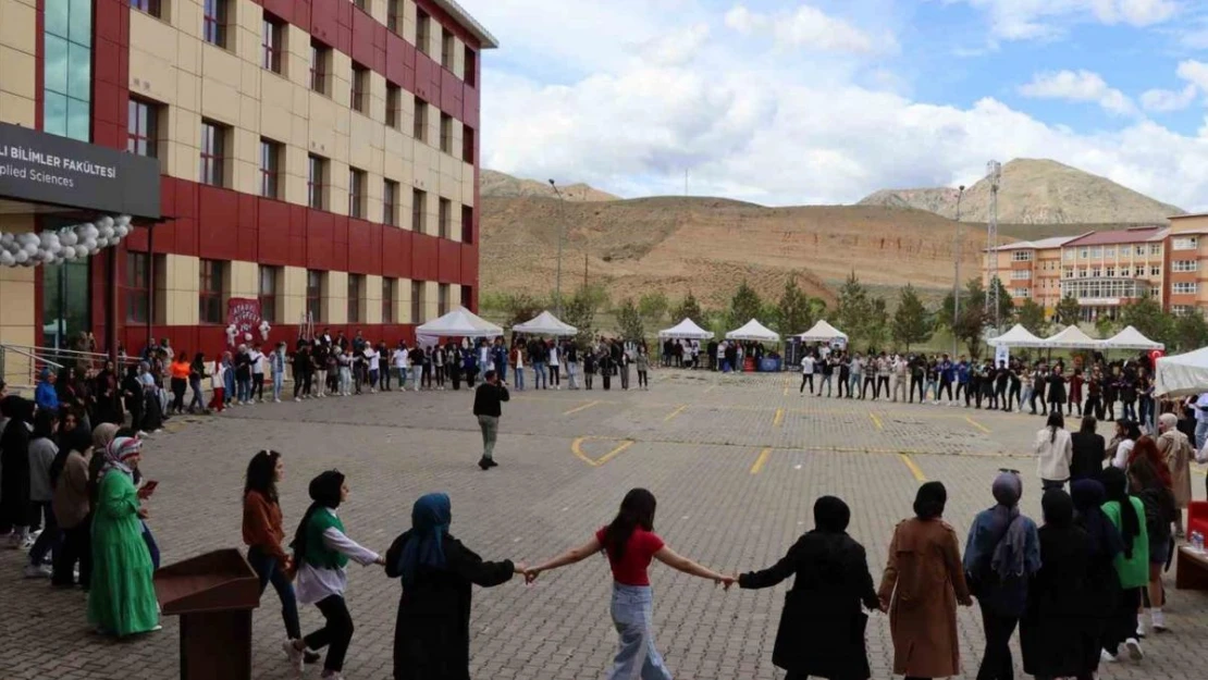 Gençlik festivalinde gönüllerince eğlendiler