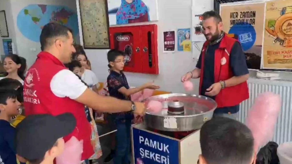 Gençlik Merkezi'nden çocuklar gönüllerince eğlendi