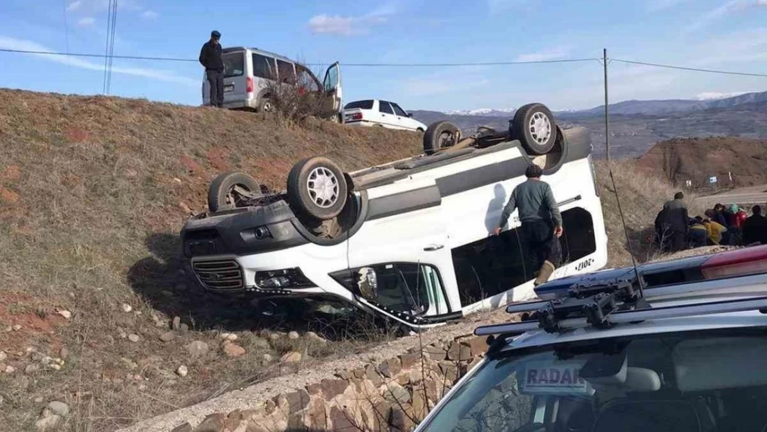 Giresun'da öğrenci servisi devrildi: 11 yaralı