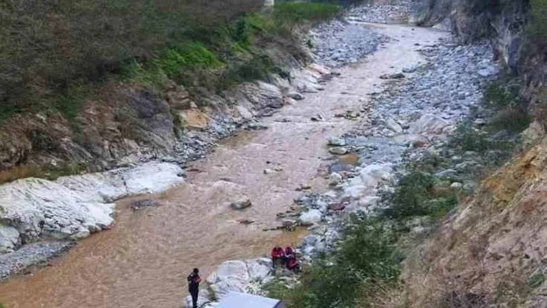 Giresun'da trafik kazası: 1 ölü, 3 yaralı