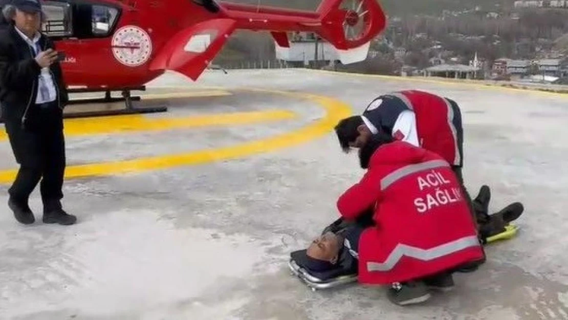 Göğüs ağrısı şikayeti olan hasta için helikopter havalandı