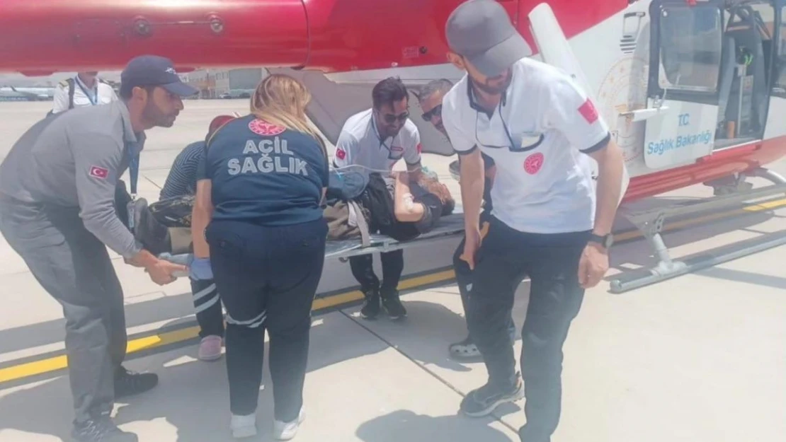 Göğüs ağrısı şikayeti olan hasta için helikopter ambulans havalandı