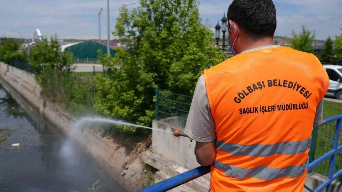 Gölbaşı Belediyesi, temizlik ve ilaçlama çalışmalarına aralıksız devam ediyor