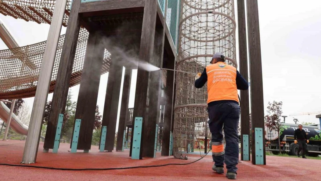 Gölbaşı'nda park ve bahçelere bahar bakımı