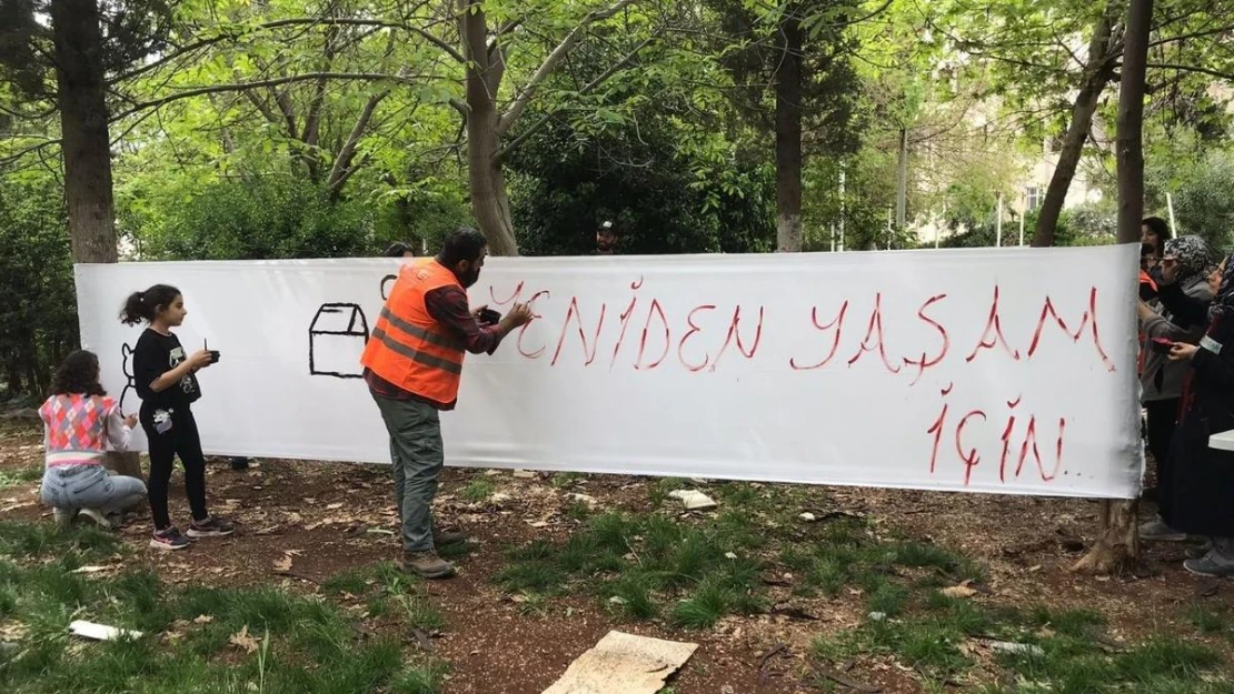 Gönüllüler Adıyaman'da yeniden yaşam için bir araya geldi