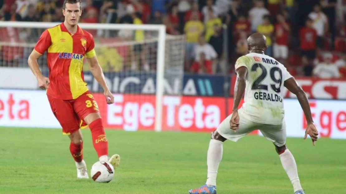 Göztepe'de stoper transferi sonrası Atınç Nukan ile yolların ayrılması bekleniyor