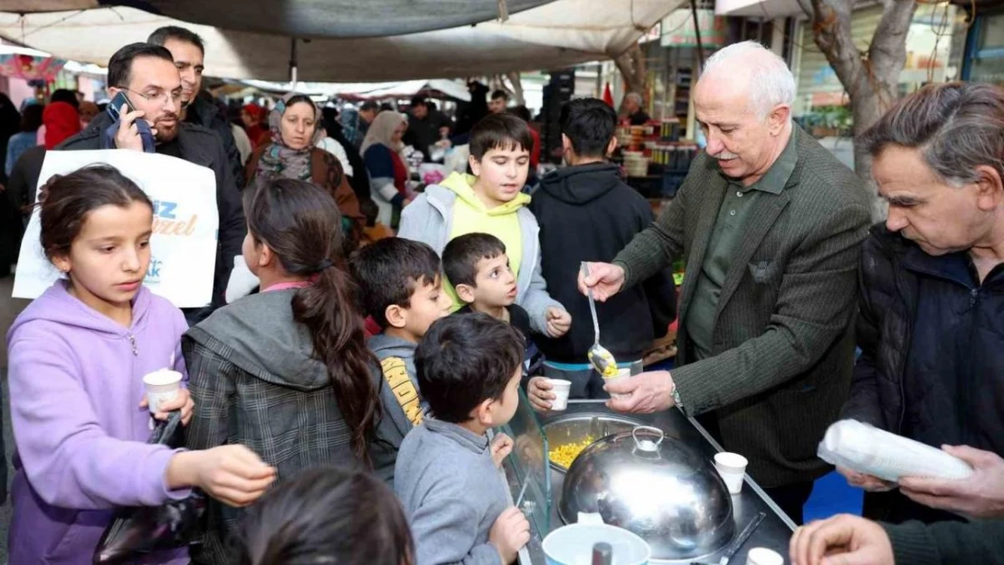 Gültak, esnaf ve vatandaşlarla bir araya geldi