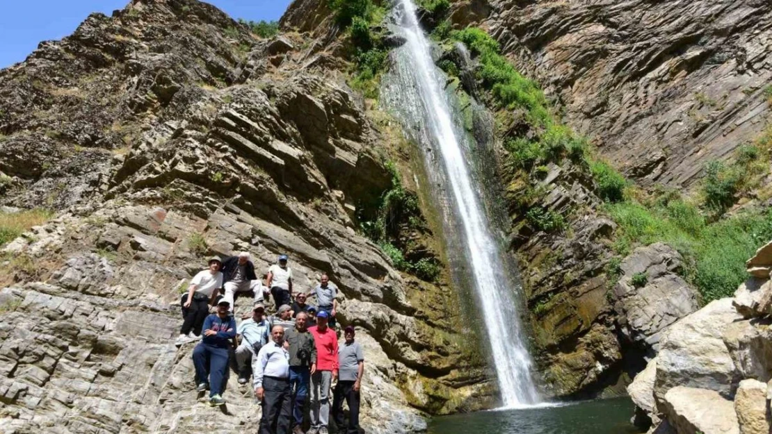 Gümüşkanat Şelalesi eşsiz manzarasıyla ilgi görüyor