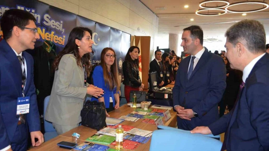 Güney Kariyer Fuarında Antalya Adliyesi standı büyük ilgi gördü