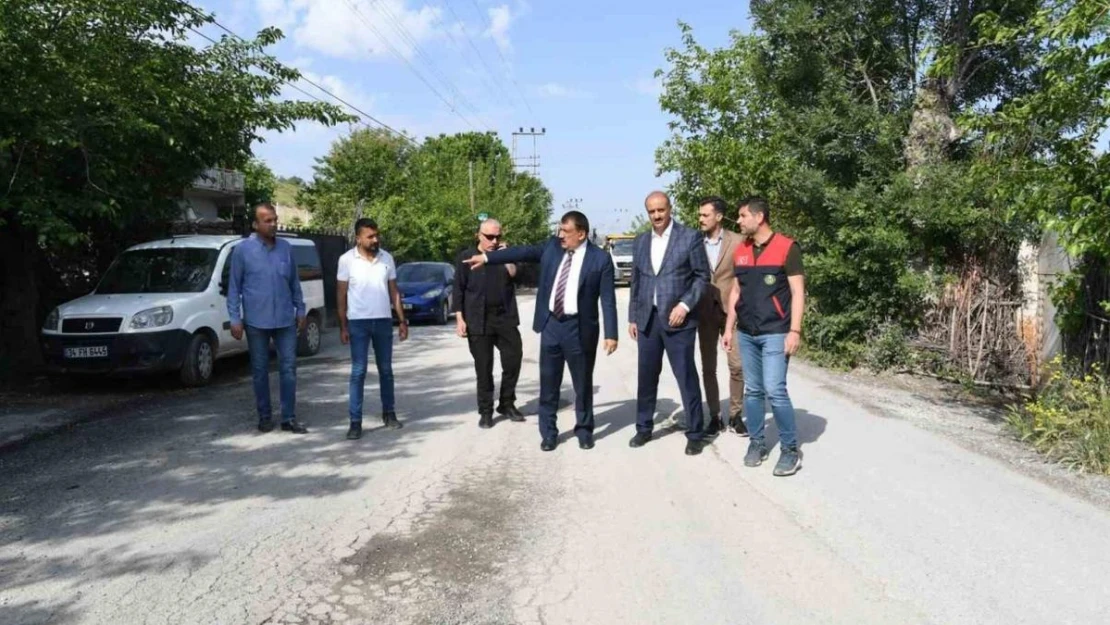 Gürkan, Orduzu Kaldırım Mahallesinde yol çalışmalarını inceledi